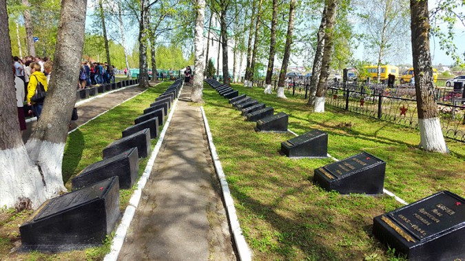 На кладбище «Затенки» в Кинешме состоялся митинг в честь Дня Победы фото 11