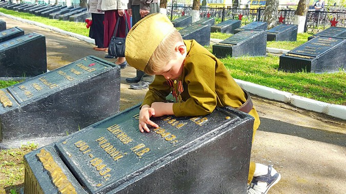 На кладбище «Затенки» в Кинешме состоялся митинг в честь Дня Победы фото 13