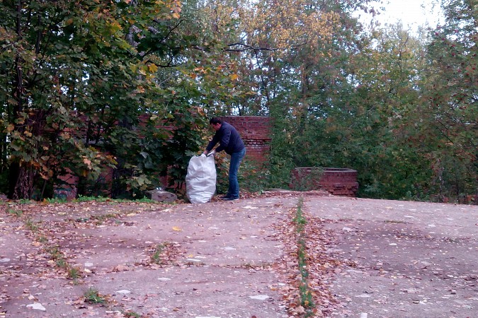 Наволокчане привели в порядок городской парк фото 4