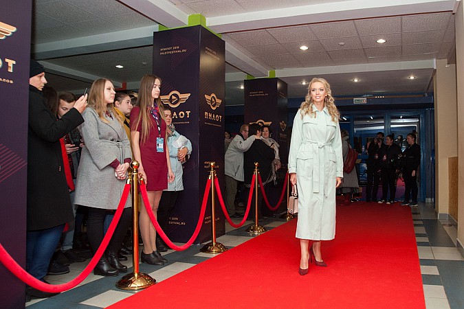 Звезды российского кино наградили победителей фестиваля «Пилот» в Ивановской области фото 4