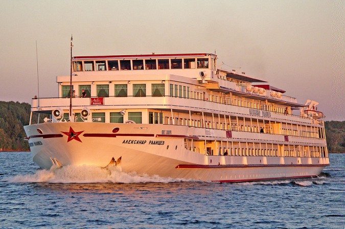 В Кинешму прибытием т/x «Александр Радищев» компания «ВодоходЪ» завершит навигацию фото 2