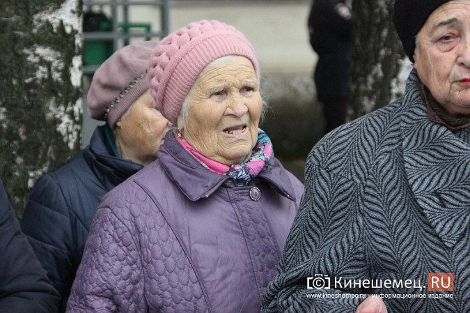 В Кинешме пенсионеры вышли на пикет за сохранение микрорынка на «Чкаловском» фото 11