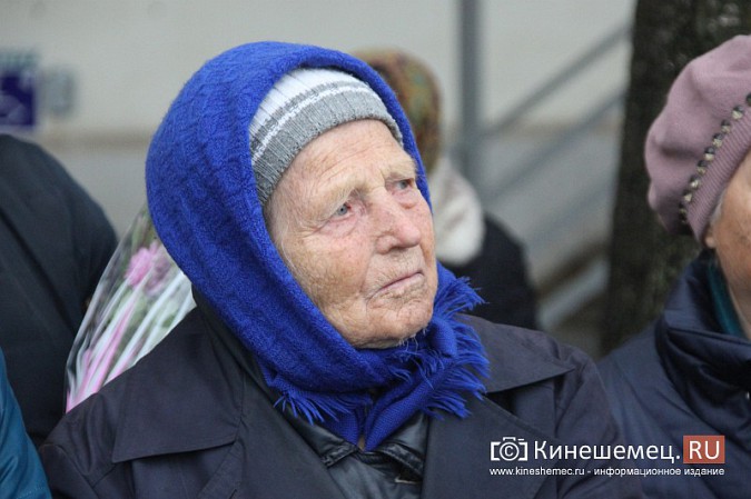 В Кинешме пенсионеры вышли на пикет за сохранение микрорынка на «Чкаловском» фото 12