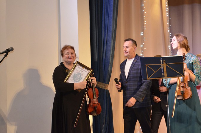 В Наволоках прошел концерт «Вместе возродим и благоустроим город» фото 16