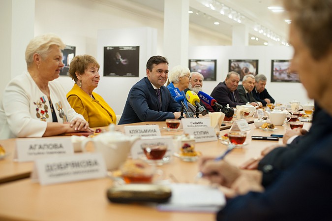 Губернатор встретился с заслуженными жителями Ивановской области фото 3