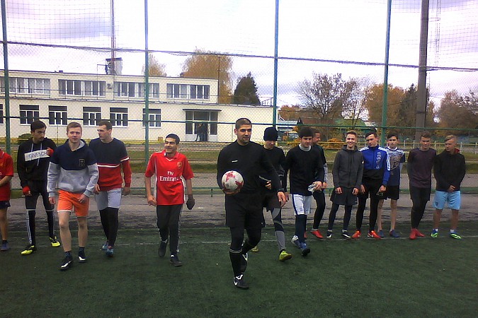 Дворовые футболисты биатлониста Лоскунина выиграли областной турнир «Уличный красава» фото 2