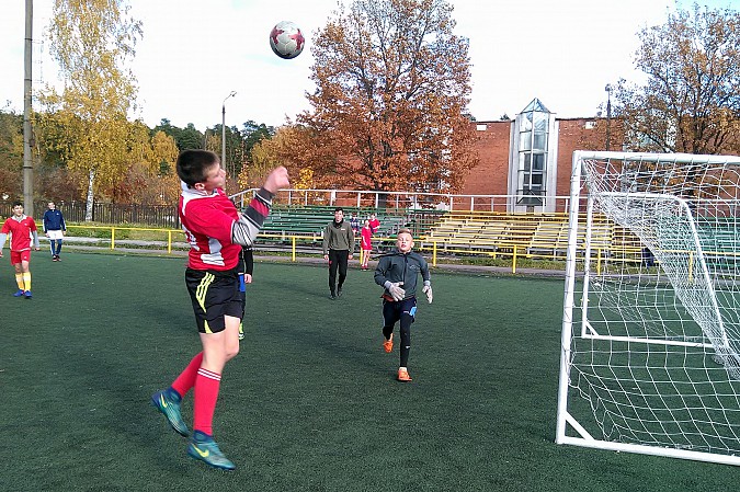 Дворовые футболисты биатлониста Лоскунина выиграли областной турнир «Уличный красава» фото 14