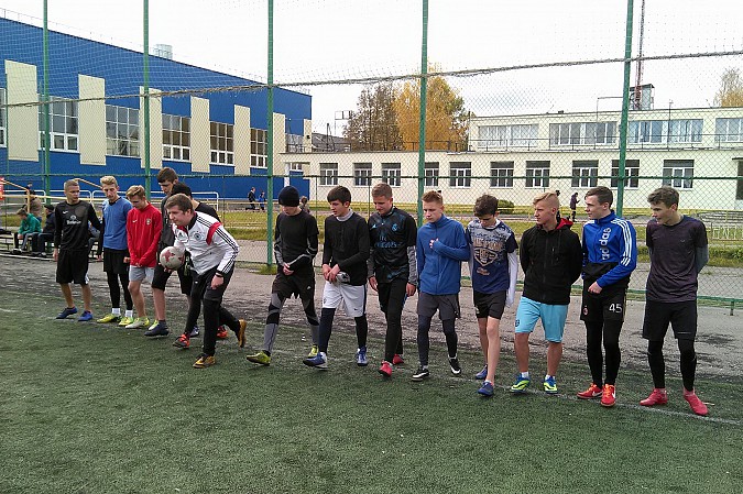 Дворовые футболисты биатлониста Лоскунина выиграли областной турнир «Уличный красава» фото 8