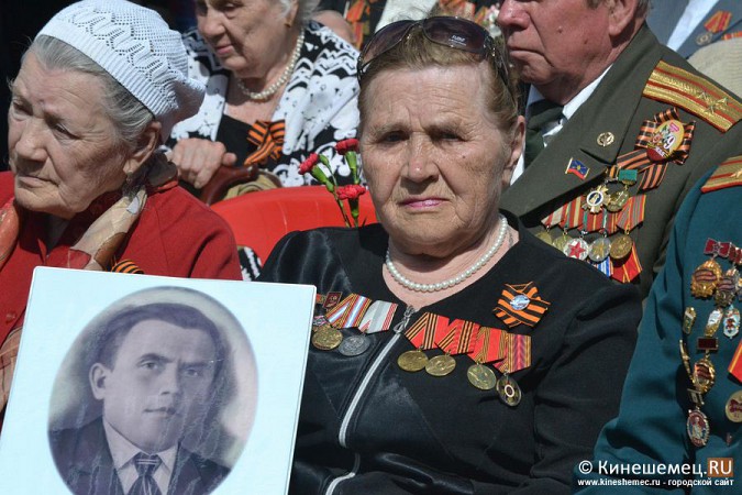 Сотни кинешемцев приняли участие в митинге, посвящённом Дню Победы фото 8