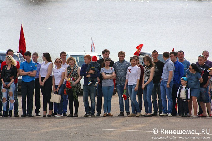 Автолюбители Кинешмы провели пробег в честь Дня Победы фото 21