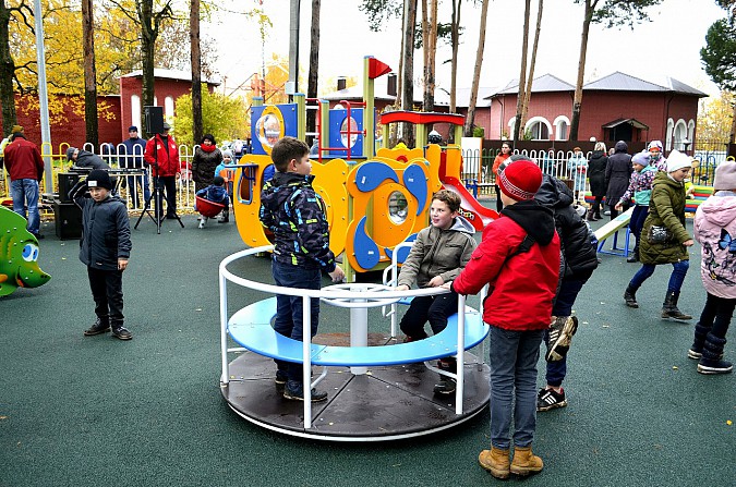 В Наволоках открыли новую детскую игровую площадку фото 3