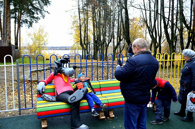 В Наволоках открыли новую детскую игровую площадку фото 2