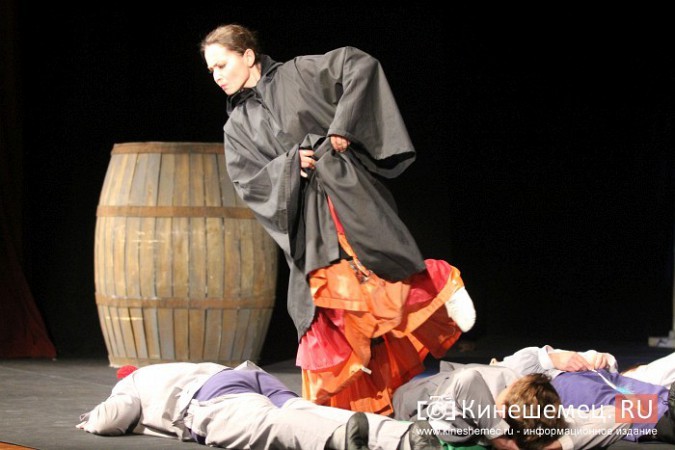 Кинешемский театр представил «Декамерон» в постановке Валентина Варецкого фото 30