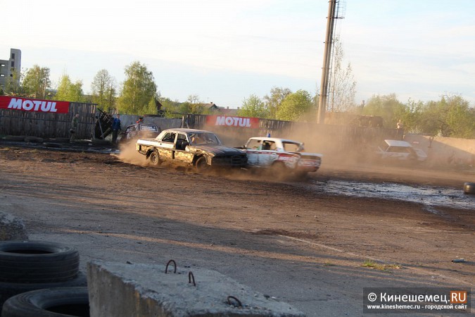 В Кинешме показательно раскурочили восемь автомобилей фото 109