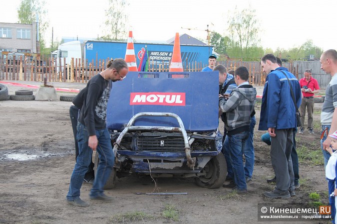 В Кинешме показательно раскурочили восемь автомобилей фото 14