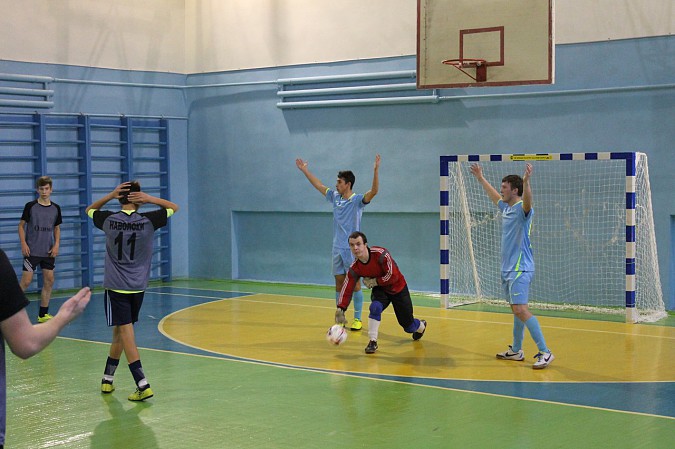 Чемпионат Кинешмы по мини-футболу возглавила команда «Автоагрегат» фото 8