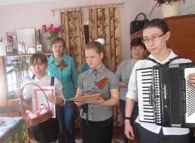 Волонтёры помогают ветеранам Великой Отечественной в Кинешемском районе фото 4