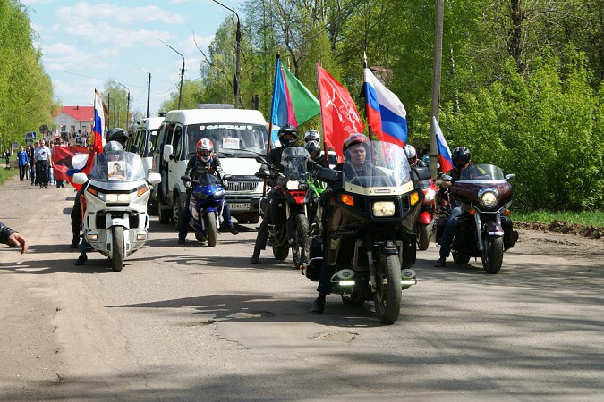 Более 700 жителей Заволжска встали в ряды Бессмертного полка фото 11