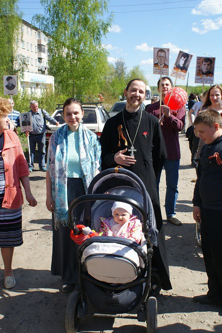 Более 700 жителей Заволжска встали в ряды Бессмертного полка фото 14