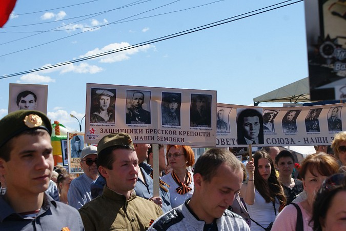 Более 700 жителей Заволжска встали в ряды Бессмертного полка фото 2