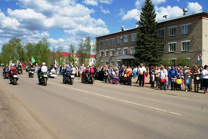 Более 700 жителей Заволжска встали в ряды Бессмертного полка фото 8