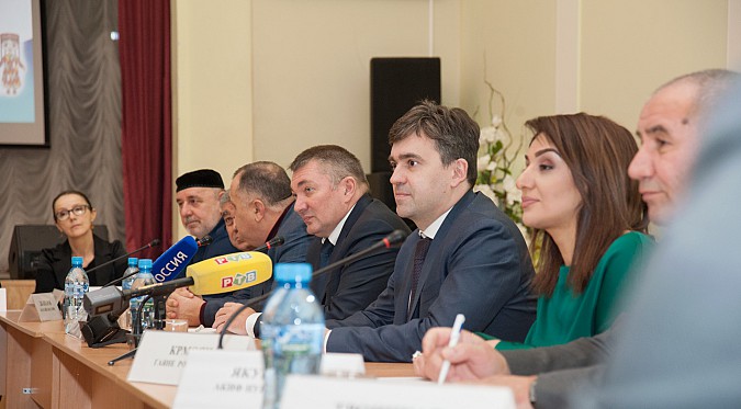 Станислав Воскресенский встретился с представителями национальных объединений региона фото 2