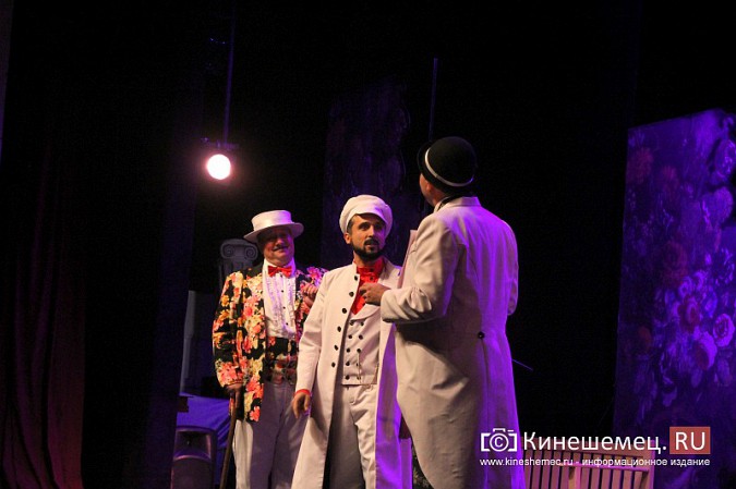 Спектакль «Бешеные деньги» открыл «Большие гастроли» Казачьего театра в Кинешме фото 4