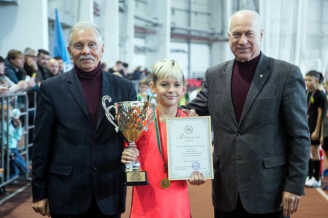 «Наши надежды» выиграли международный футбольный турнир в Казани фото 18