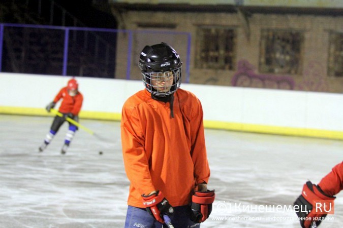 Кинешма первой в Ивановской области залила лед в хоккейной коробке фото 5