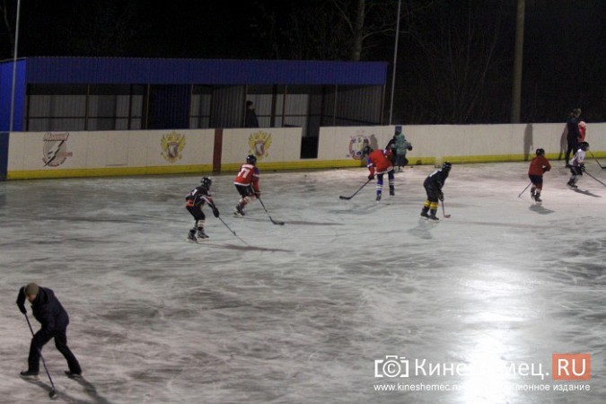 Кинешма первой в Ивановской области залила лед в хоккейной коробке фото 15