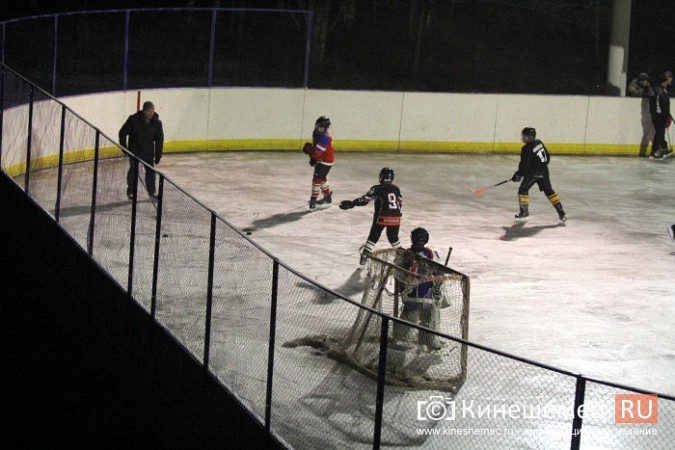 Кинешма первой в Ивановской области залила лед в хоккейной коробке фото 16