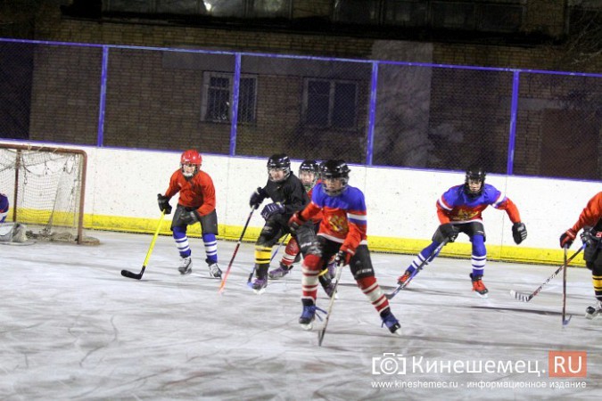 Кинешма первой в Ивановской области залила лед в хоккейной коробке фото 9
