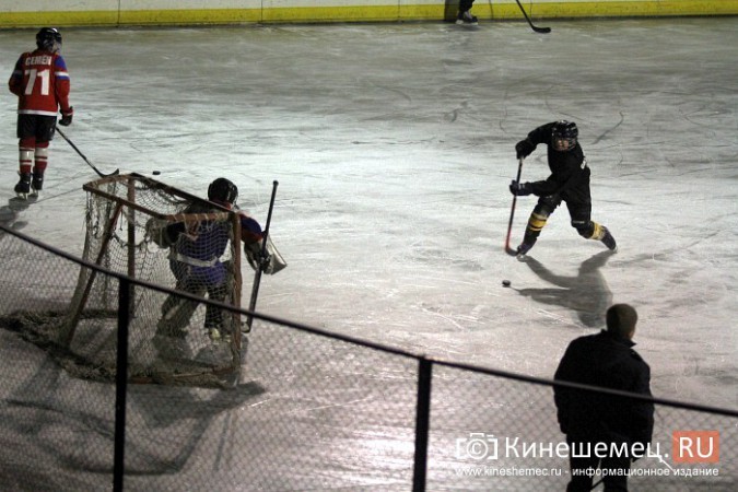 Кинешма первой в Ивановской области залила лед в хоккейной коробке фото 18