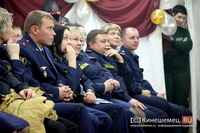 По красной ковровой дорожке в Кинешме дефилировали осужденные фото 18