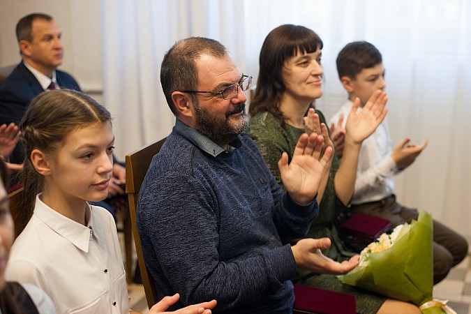 Семье Власовых и тренеру Кузинову из Кинешмы вручены госнаграды фото 4