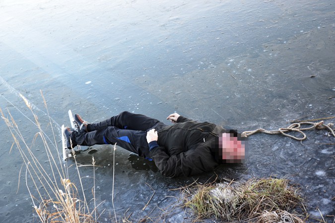 В Ивановской области провалился под лед и утонул любитель катания на коньках фото 4