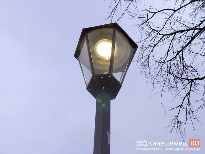 На Волжском бульваре засияли отреставрированные фонари фото 2