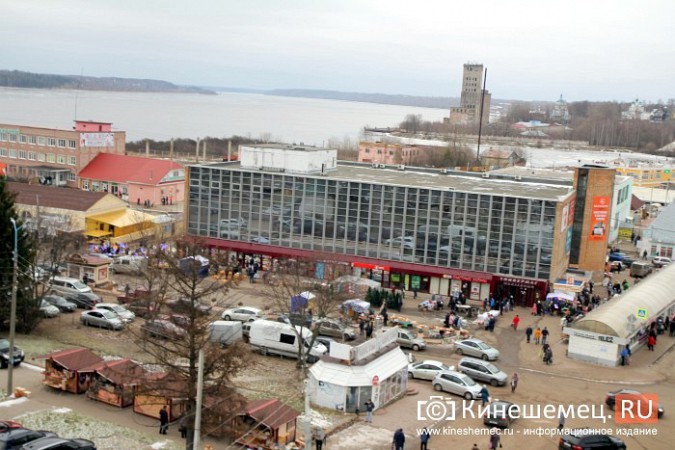 Как наряжали главную новогоднюю елку Кинешмы фото 21