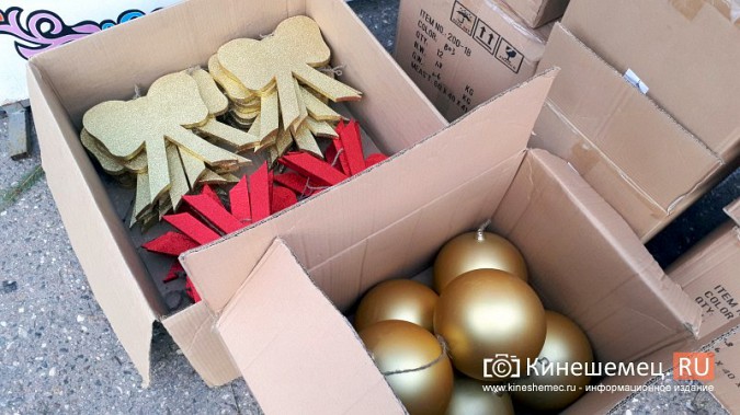 Как наряжали главную новогоднюю елку Кинешмы фото 5