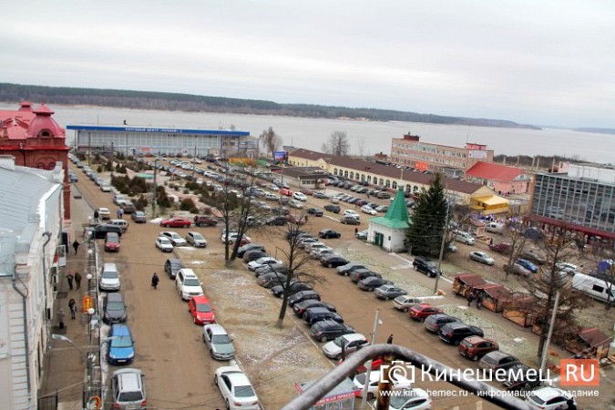 Как наряжали главную новогоднюю елку Кинешмы фото 23