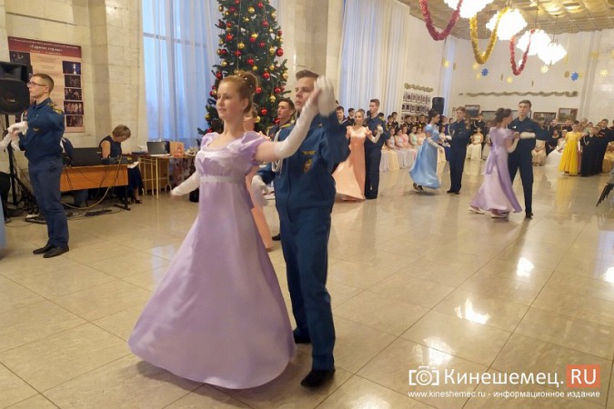 В Кинешме отгремел новогодний кадетский бал фото 94