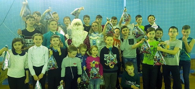 «Наши надежды» организовали предновогодний праздник ребятам из детского дома фото 2