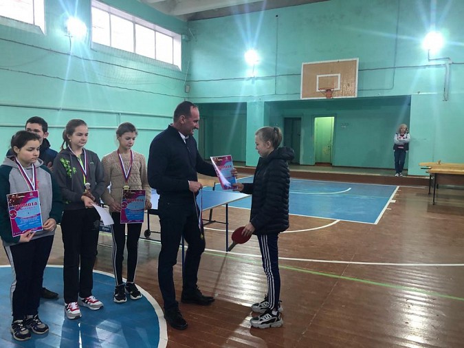 Кинешемские школьники и студенты соревновались в настольном теннисе фото 4