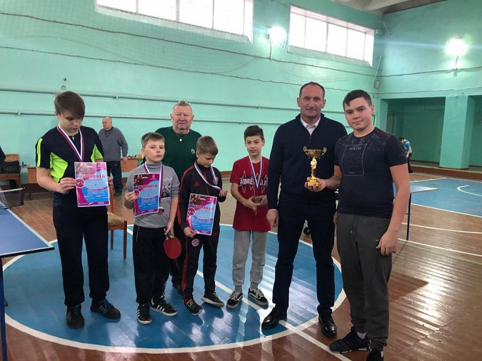 Кинешемские школьники и студенты соревновались в настольном теннисе фото 3