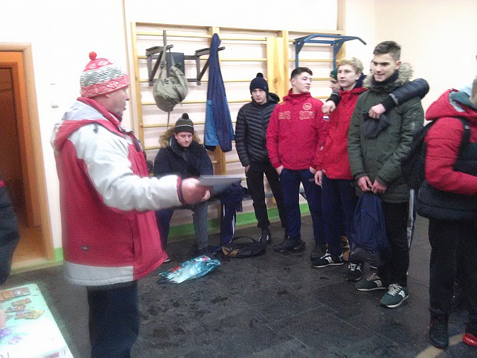 На площадке на улице Наволокской прошел рождественский турнир по мини-футболу фото 5