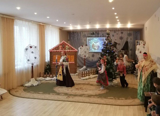 В Кинешме весело колядовали и водили хороводы фото 7