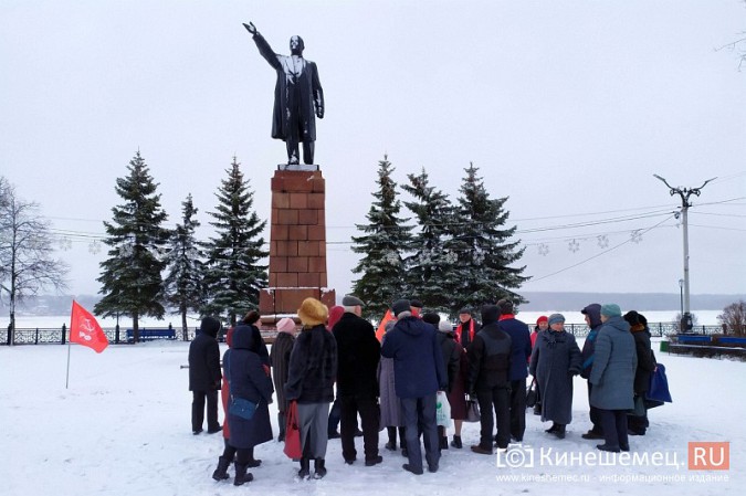 Кинешемские коммунисты почтили память Ленина фото 2