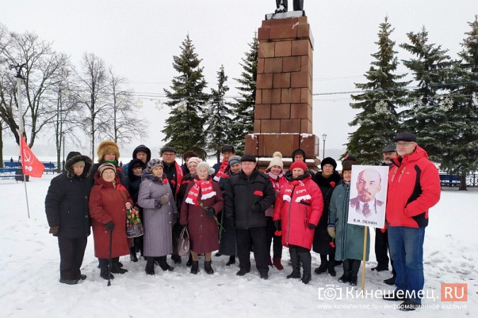 Кинешемские коммунисты почтили память Ленина фото 38