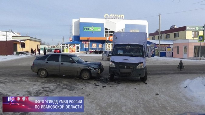 В столкновении автомобилей «ГАЗ» и «ВАЗ» в Кинешме пострадали два человека фото 2