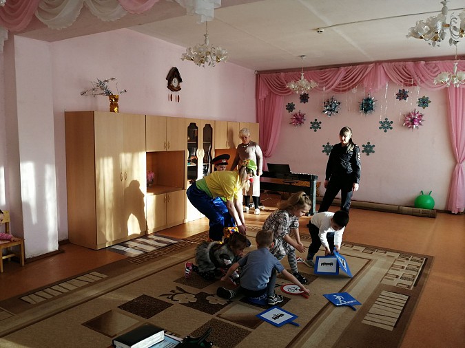 В Кинешме дошколята совершили путешествия в мир дорожных знаков фото 3